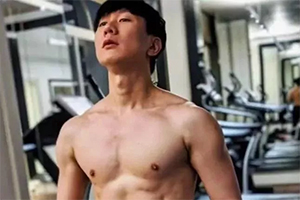 林俊杰肌肉照被疯传:中年人的自律,从保持身材开始..